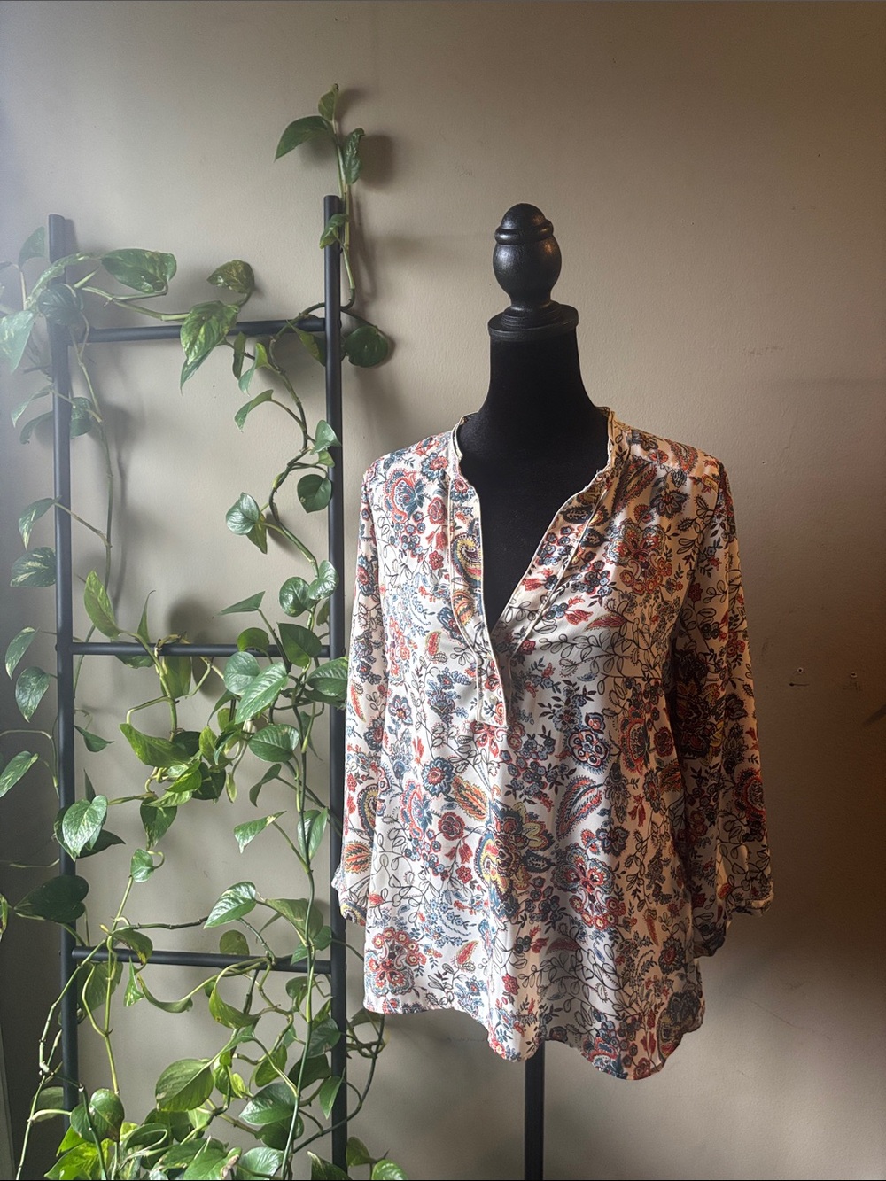 Zara Floral Button-Front Blouse in Cream with Blue and Rust Accents